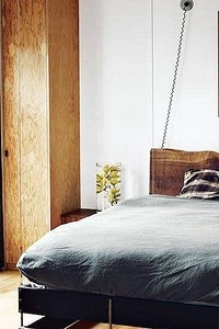 Картины для спальни: как правильно их выбрать и где повесить