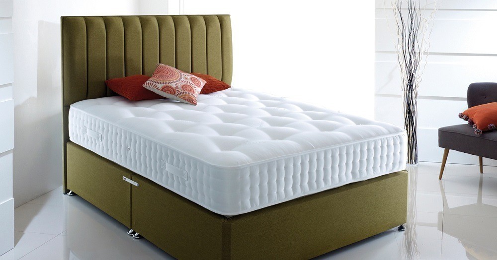 Кровать с матрасом или матрацем