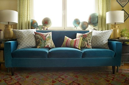 Декорируем диван своими руками: 7 идей