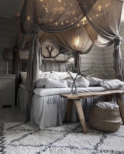 Легкий и изящный романтический стиль в интерьере спальни