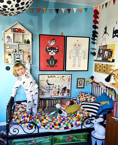 15 идей, как организовать выставку поделок и рисунков в детской комнате