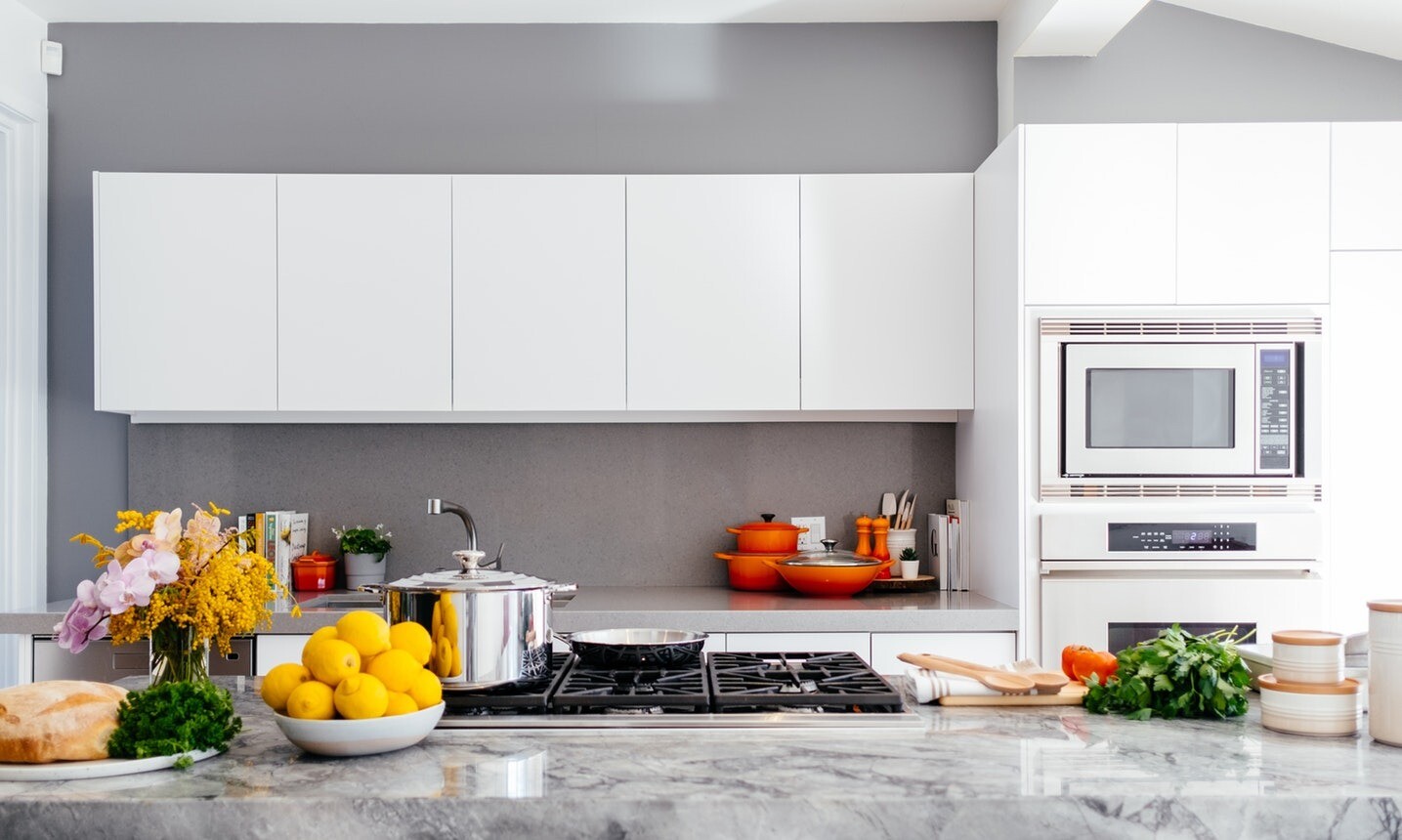 Белые кухни: фото, самые красивые белые кухни в интерьере, идеи дизайна