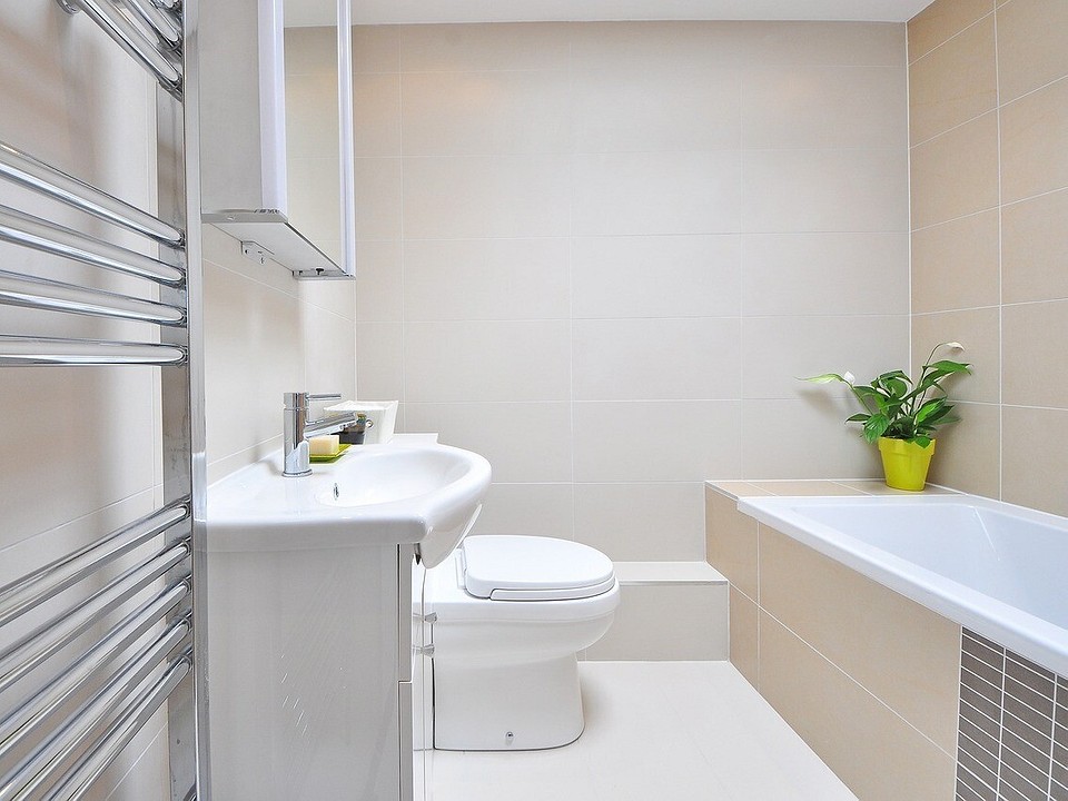 Косметический ремонт ванны и туалета: варианты, рекомендации и практические советы