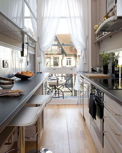 Дизайн узкой кухни: 25 способов оформить интерьер стильно