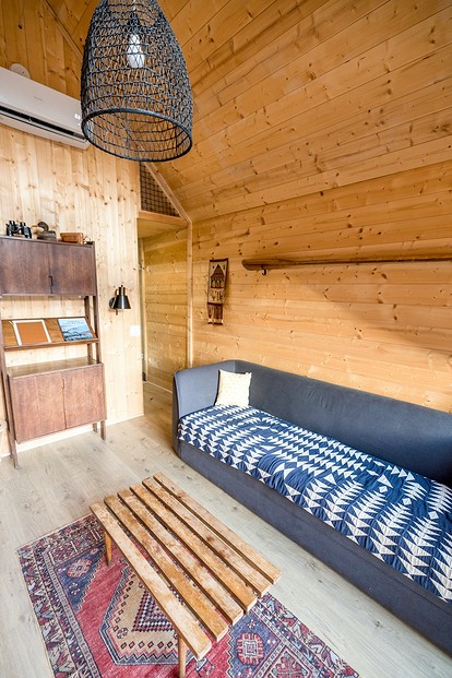 Гостиная в маленьком деревянном доме (74 фото) » НА ДАЧЕ ФОТО