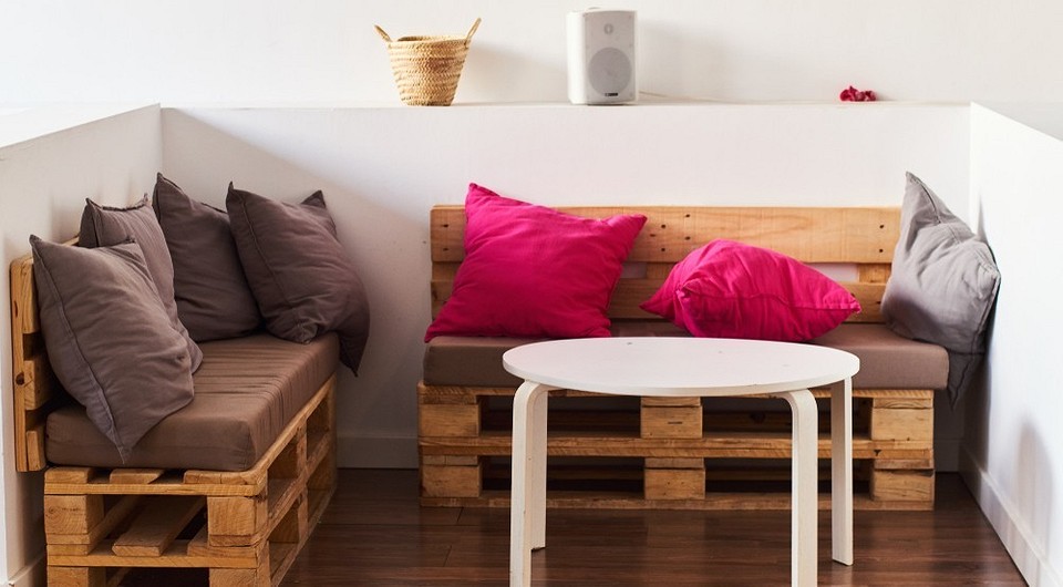 Как перетянуть диван в домашних условиях? Перетяжка дивана своими руками | Фабрика-ателье DELAVEGA