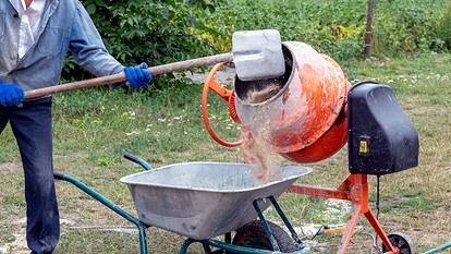 Как сделать мини-погреб из бочки в гараже, на даче