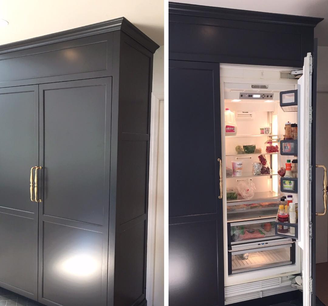 Распашной шкаф с холодильником заказать по своим размерам в СПб.