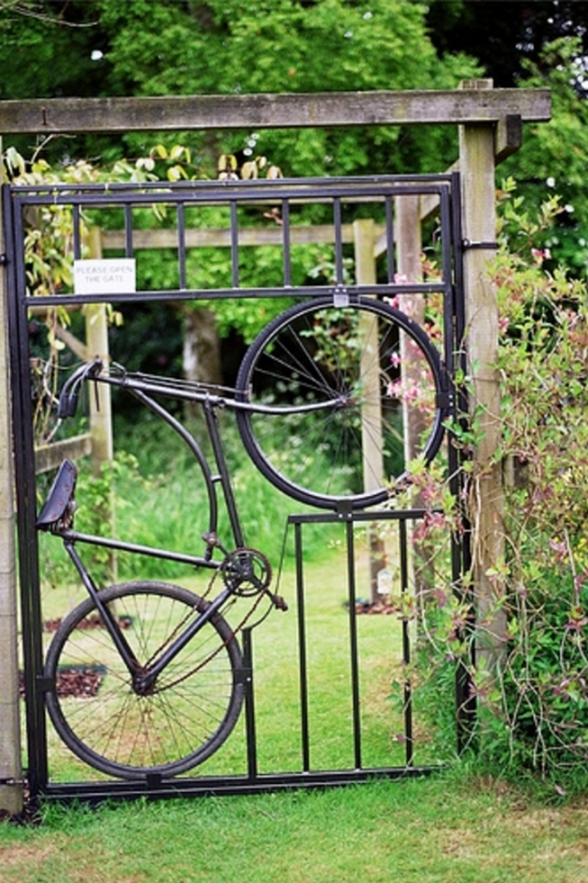 Старый велосипед на даче идеи с цветами (63 фото)