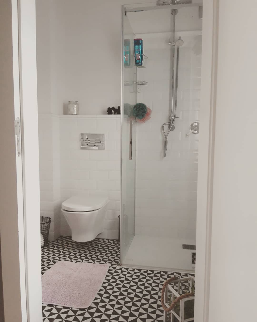 Izgled kombinirane kupaonice: kako zona prostora za istodobnu upotrebu dvoje stanovnika