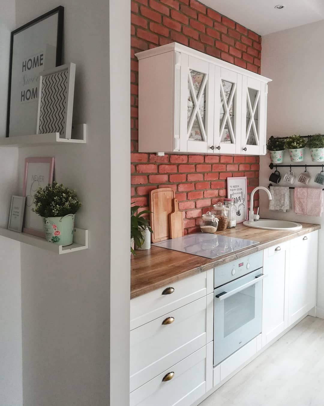 Kuhinja s nišom u zidu: dizajnerska rješenja, primjeri, mnoge fotografije